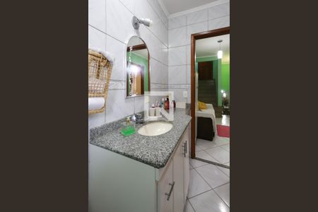 Casa à venda com 240m², 5 quartos e 2 vagas Casa à venda com 240m², 5 quartos e 2 vagasBanheiro 1