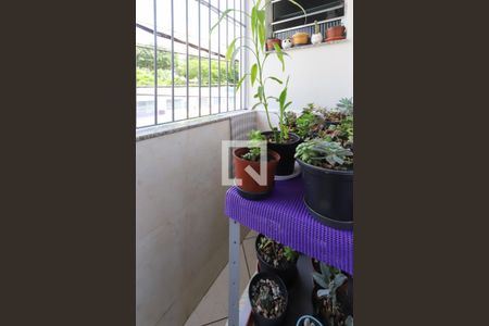 Casa à venda com 240m², 5 quartos e 2 vagas Casa à venda com 240m², 5 quartos e 2 vagasSacada