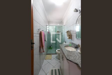 Casa à venda com 240m², 5 quartos e 2 vagas Casa à venda com 240m², 5 quartos e 2 vagasBanheiro 1