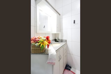 Casa à venda com 240m², 5 quartos e 2 vagas Casa à venda com 240m², 5 quartos e 2 vagasBanheiro 2