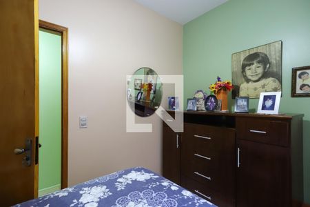 Casa à venda com 240m², 5 quartos e 2 vagas Casa à venda com 240m², 5 quartos e 2 vagasQuarto 4