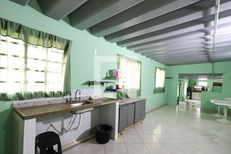 Casa à venda com 240m², 5 quartos e 2 vagas Casa à venda com 240m², 5 quartos e 2 vagasTerraço