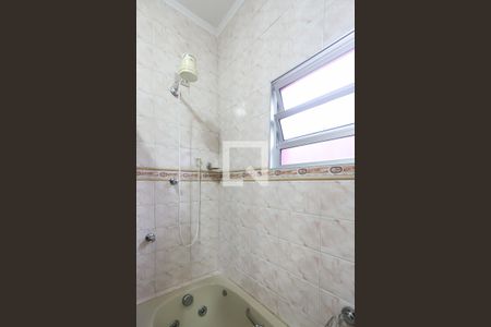 Casa à venda com 240m², 5 quartos e 2 vagas Casa à venda com 240m², 5 quartos e 2 vagasBanheiro da Suíte