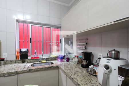 Casa à venda com 240m², 5 quartos e 2 vagas Casa à venda com 240m², 5 quartos e 2 vagasCozinha