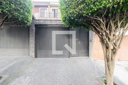 Casa à venda com 224m², 3 quartos e 3 vagas Casa à venda com 224m², 3 quartos e 3 vagasFachada