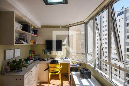 Apartamento à venda com 160m², 3 quartos e 2 vagas Apartamento à venda com 160m², 3 quartos e 2 vagasEscritório