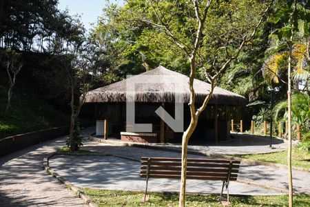 Apartamento à venda com 160m², 3 quartos e 2 vagas Apartamento à venda com 160m², 3 quartos e 2 vagasChurrasqueira