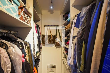 Apartamento à venda com 160m², 3 quartos e 2 vagas Apartamento à venda com 160m², 3 quartos e 2 vagasArmário da Suíte 2