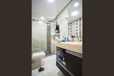 Apartamento à venda com 160m², 3 quartos e 2 vagas Apartamento à venda com 160m², 3 quartos e 2 vagasBanheiro Suíte 1