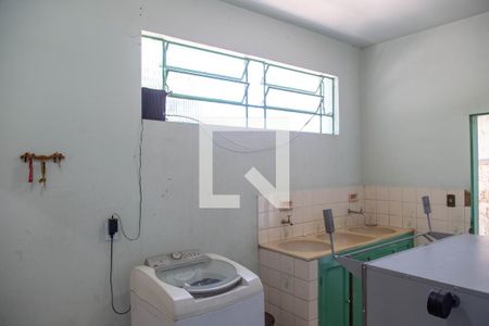 Casa à venda com 180m², 3 quartos e 2 vagasLavanderia