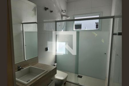 Casa à venda com 284m², 3 quartos e 4 vagas