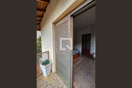 Casa à venda com 420m², 4 quartos e 4 vagas Casa à venda com 420m², 4 quartos e 4 vagasVista