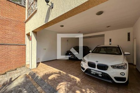 Casa à venda com 420m², 4 quartos e 4 vagas Casa à venda com 420m², 4 quartos e 4 vagasGaragem