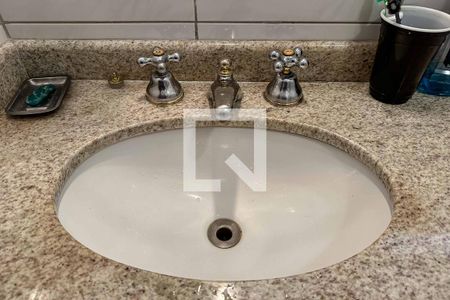 Casa à venda com 420m², 4 quartos e 4 vagas Casa à venda com 420m², 4 quartos e 4 vagasBanheiro 3