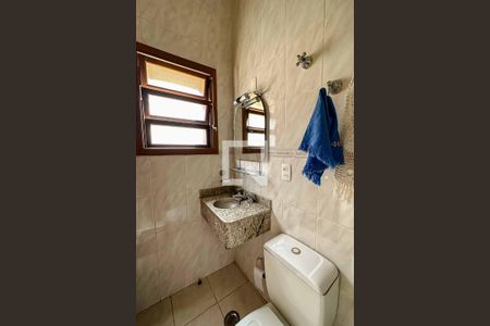 Casa à venda com 420m², 4 quartos e 4 vagas Casa à venda com 420m², 4 quartos e 4 vagasBanheiro 6