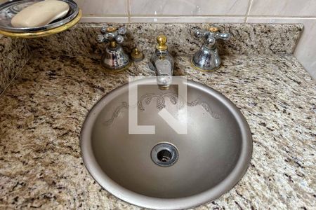 Casa à venda com 420m², 4 quartos e 4 vagas Casa à venda com 420m², 4 quartos e 4 vagasBanheiro 6