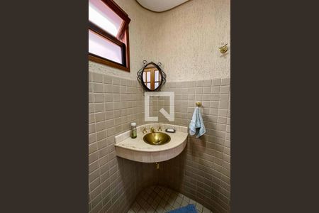 Casa à venda com 420m², 4 quartos e 4 vagas Casa à venda com 420m², 4 quartos e 4 vagasBanheiro 4