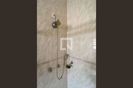 Casa à venda com 420m², 4 quartos e 4 vagas Casa à venda com 420m², 4 quartos e 4 vagasBanheiro 5Banheiro 6