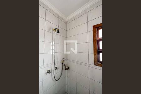 Casa à venda com 420m², 4 quartos e 4 vagas Casa à venda com 420m², 4 quartos e 4 vagasBanheiro 2