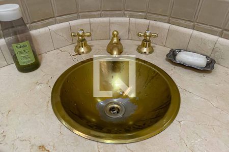 Casa à venda com 420m², 4 quartos e 4 vagas Casa à venda com 420m², 4 quartos e 4 vagasBanheiro 4