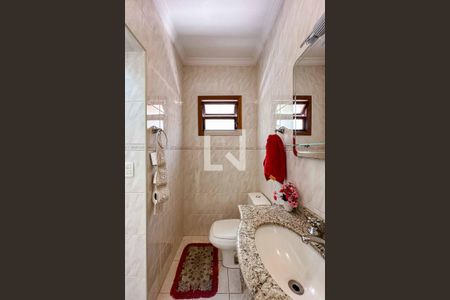 Casa à venda com 420m², 4 quartos e 4 vagas Casa à venda com 420m², 4 quartos e 4 vagasBanheiro 5