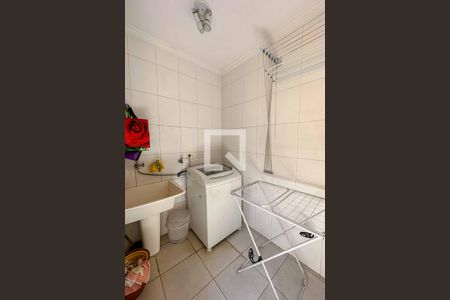 Casa à venda com 420m², 4 quartos e 4 vagas Casa à venda com 420m², 4 quartos e 4 vagasÁrea de Serviço