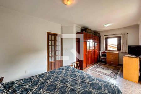 Casa à venda com 420m², 4 quartos e 4 vagas Casa à venda com 420m², 4 quartos e 4 vagasQuarto 2