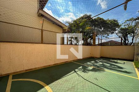 Casa à venda com 420m², 4 quartos e 4 vagas Casa à venda com 420m², 4 quartos e 4 vagasÁrea comum