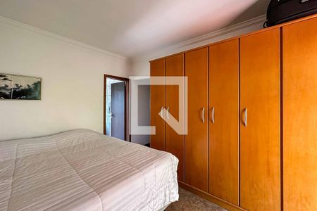 Casa à venda com 420m², 4 quartos e 4 vagas Casa à venda com 420m², 4 quartos e 4 vagasQuarto 3