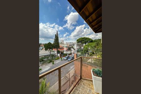 Casa à venda com 420m², 4 quartos e 4 vagas Casa à venda com 420m², 4 quartos e 4 vagasVista