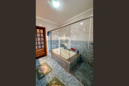 Casa à venda com 420m², 4 quartos e 4 vagas Casa à venda com 420m², 4 quartos e 4 vagasBanheiro 1