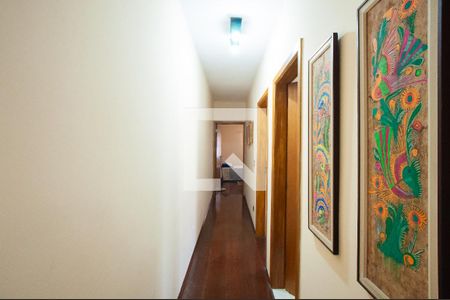 Casa à venda com 166m², 3 quartos e 2 vagas Casa à venda com 166m², 3 quartos e 2 vagasCorredor