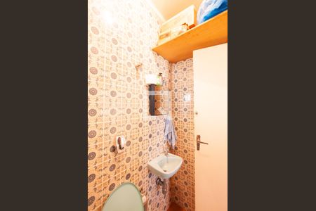 Casa à venda com 166m², 3 quartos e 2 vagas Casa à venda com 166m², 3 quartos e 2 vagasBanheiro de serviço