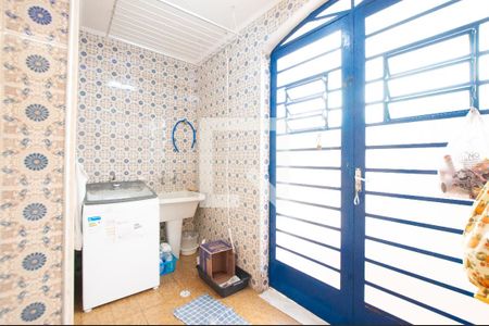 Casa à venda com 166m², 3 quartos e 2 vagas Casa à venda com 166m², 3 quartos e 2 vagasÁrea de Serviço