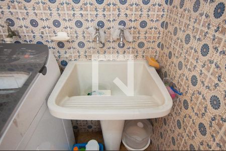 Casa à venda com 166m², 3 quartos e 2 vagas Casa à venda com 166m², 3 quartos e 2 vagasÁrea de Serviço