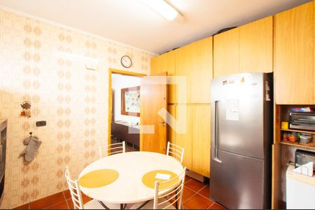 Casa à venda com 166m², 3 quartos e 2 vagas Casa à venda com 166m², 3 quartos e 2 vagasCozinha