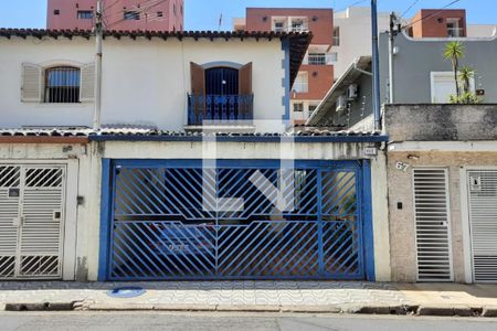 Casa à venda com 166m², 3 quartos e 2 vagas Casa à venda com 166m², 3 quartos e 2 vagasFachada