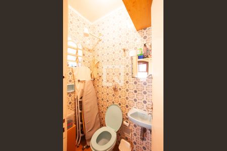 Casa à venda com 166m², 3 quartos e 2 vagas Casa à venda com 166m², 3 quartos e 2 vagasBanheiro de serviço