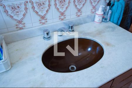 Casa à venda com 166m², 3 quartos e 2 vagas Casa à venda com 166m², 3 quartos e 2 vagasBanheiro da Suíte