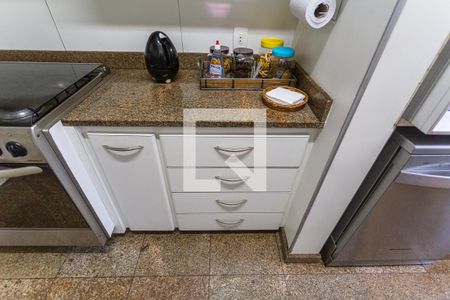 Apartamento à venda com 314m², 3 quartos e 3 vagas Apartamento à venda com 314m², 3 quartos e 3 vagasArmário da Cozinha