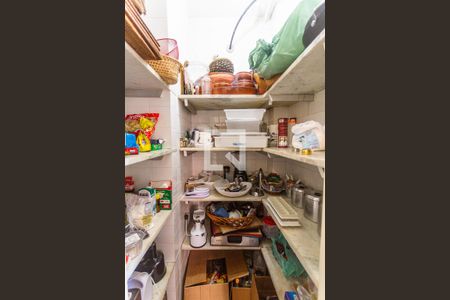 Apartamento à venda com 314m², 3 quartos e 3 vagas Apartamento à venda com 314m², 3 quartos e 3 vagasDespensa