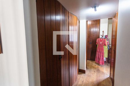 Apartamento à venda com 314m², 3 quartos e 3 vagas Apartamento à venda com 314m², 3 quartos e 3 vagasCloset da Suíte