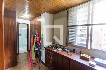 Apartamento à venda com 314m², 3 quartos e 3 vagas Apartamento à venda com 314m², 3 quartos e 3 vagasCloset da Suíte