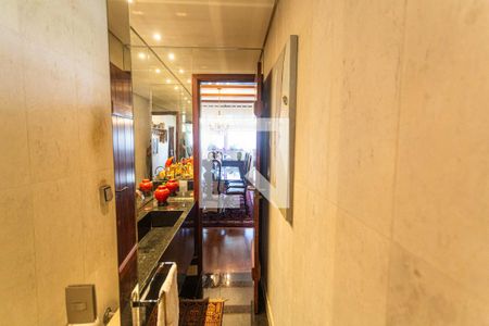 Apartamento à venda com 314m², 3 quartos e 3 vagas Apartamento à venda com 314m², 3 quartos e 3 vagasLavabo da Copa