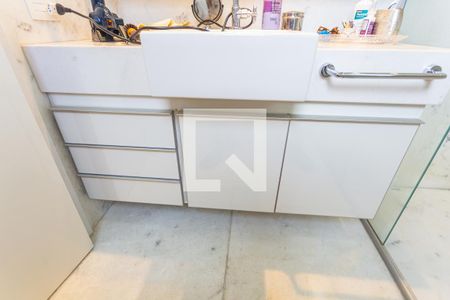 Apartamento à venda com 314m², 3 quartos e 3 vagas Apartamento à venda com 314m², 3 quartos e 3 vagasArmário do Banheiro 2 da Suíte