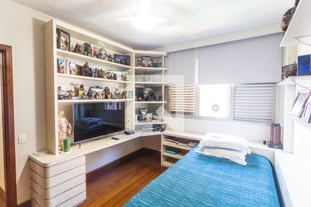 Apartamento à venda com 314m², 3 quartos e 3 vagas Apartamento à venda com 314m², 3 quartos e 3 vagasQuarto 2