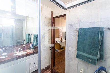 Apartamento à venda com 314m², 3 quartos e 3 vagas Apartamento à venda com 314m², 3 quartos e 3 vagasBanheiro 1 da Suíte