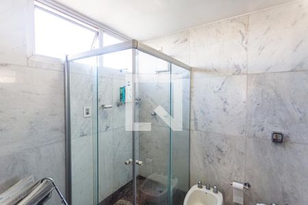 Apartamento à venda com 314m², 3 quartos e 3 vagas Apartamento à venda com 314m², 3 quartos e 3 vagasBanheiro 1 da Suíte