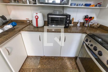 Apartamento à venda com 314m², 3 quartos e 3 vagas Apartamento à venda com 314m², 3 quartos e 3 vagasArmário da Cozinha