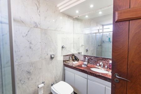 Apartamento à venda com 314m², 3 quartos e 3 vagas Apartamento à venda com 314m², 3 quartos e 3 vagasBanheiro 1 da Suíte